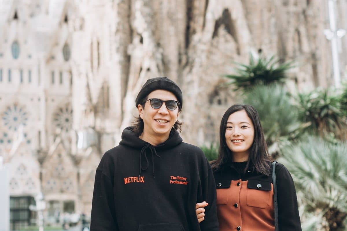 Gothic Quarter Barcelona streets — outfit ideas for a couple photoshoot
